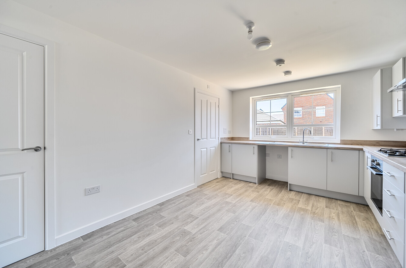 Plot 122 Kitchen at Finchwood Park
